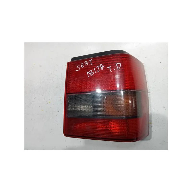 Recambio de piloto trasero derecho para seat ibiza (1985) 1.2 referencia OEM IAM A2810881 961808  