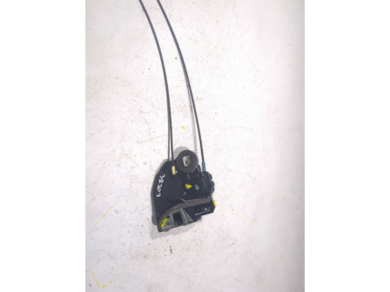 Recambio de cerradura puerta trasera izquierda para toyota verso (aur2/zgr2)(2009) 2.0 d-4d referencia OEM IAM A046693  