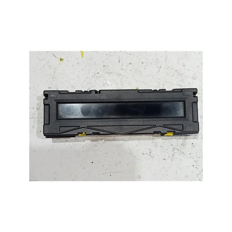 Recambio de pantalla para opel insignia sedán 2.0 cdti referencia OEM IAM 13233977F  