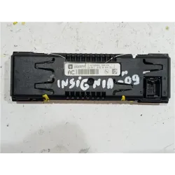 Recambio de pantalla para opel insignia sedán 2.0 cdti referencia OEM IAM 13233977F  