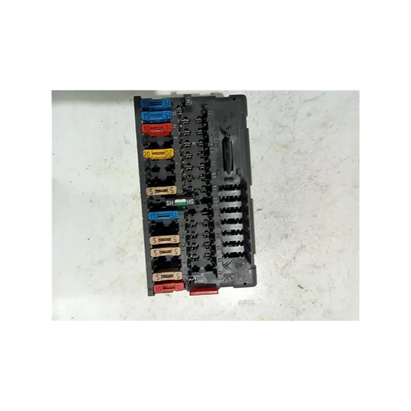 Recambio de caja fusibles/rele para peugeot 106 (s2)(04.1996) 1.1 i referencia OEM IAM 9568205380  