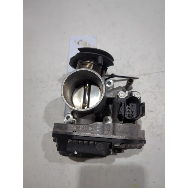 Recambio de caja mariposa para volkswagen polo iii (6n1)(09.1994) 60 1.4 referencia OEM IAM 030133064D  