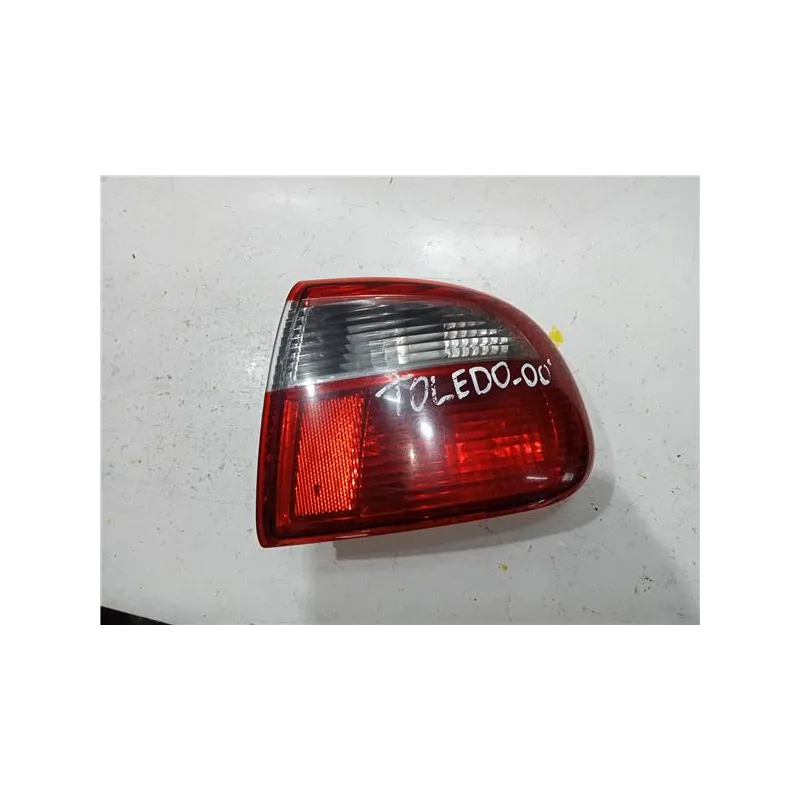 Recambio de piloto trasero derecho para seat toledo (1m2)(03.1999) 1.9 tdi referencia OEM IAM 1M5945096B  