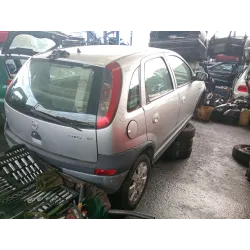 opel corsa c (x01) del año 2002
