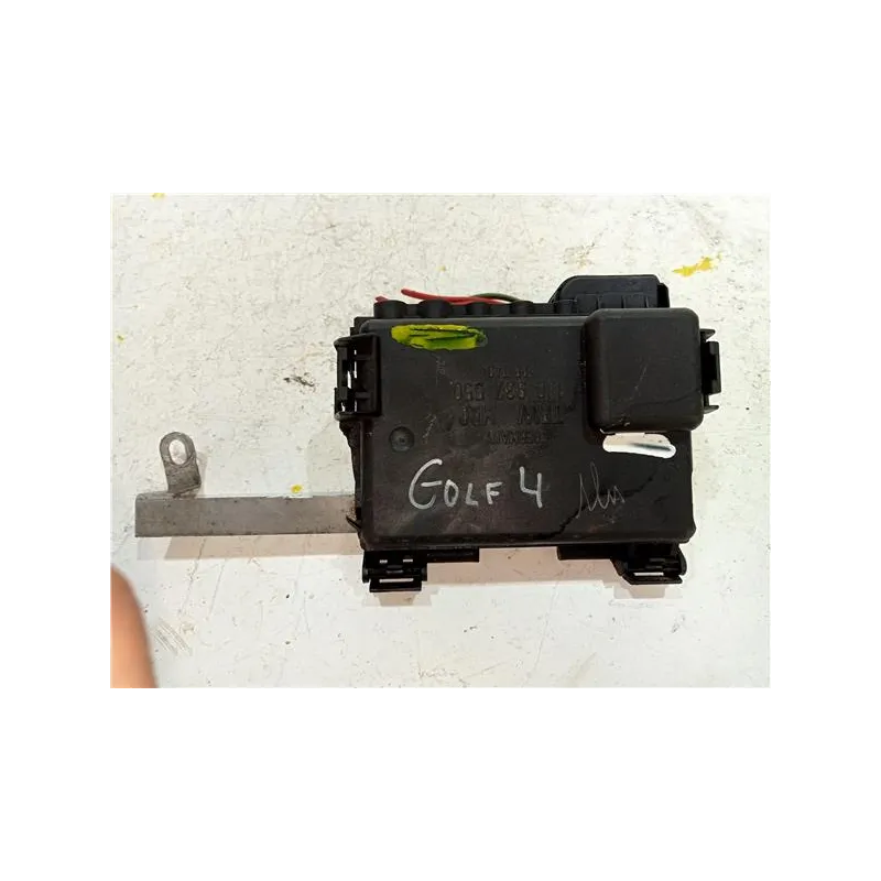 Recambio de caja fusibles/rele para volkswagen golf iv berlina (1j1)(1997) 1.6 16v referencia OEM IAM 1J0937550  