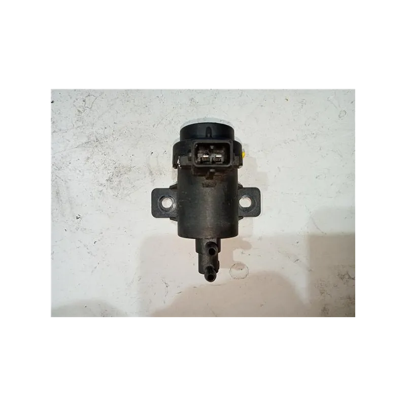 Recambio de electrovalvula turbo para renault trafic ii combi (04.2001) referencia OEM IAM 7700113071  