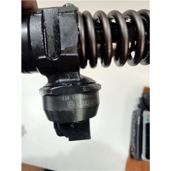 Recambio de inyector para volkswagen golf iv berlina (1j1)(1997) 1.6 16v referencia OEM IAM 0414720038  