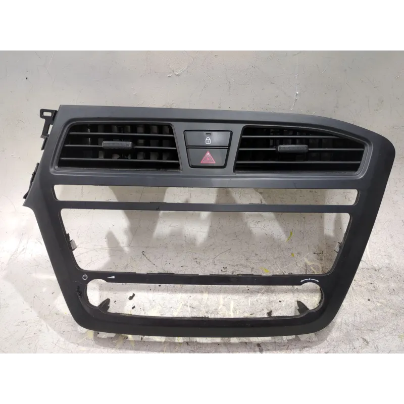 Recambio de aireador central para hyundai i20 ii (gb, ib) 1.4 crdi referencia OEM IAM AD159S AD160S  