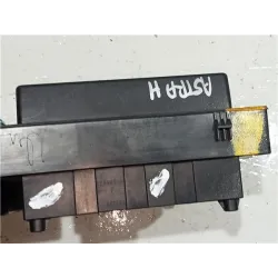 Recambio de caja fusibles/rele para opel astra h berlina (2004) 1.6 referencia OEM IAM 13206754  