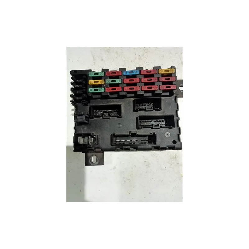 Recambio de caja fusibles/rele para fiat bravo (182)(1995) 1.9 d referencia OEM IAM 46443390A223  