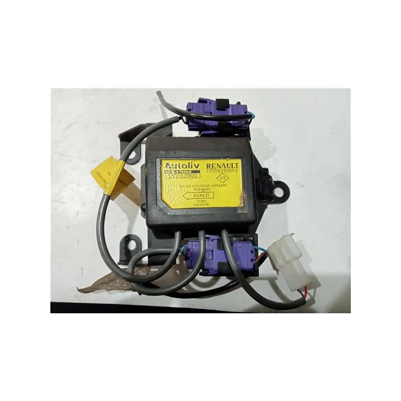 Recambio de centralita airbag para renault r 19 berl. con portón (b/c53)(1988) referencia OEM IAM 7700839009E  