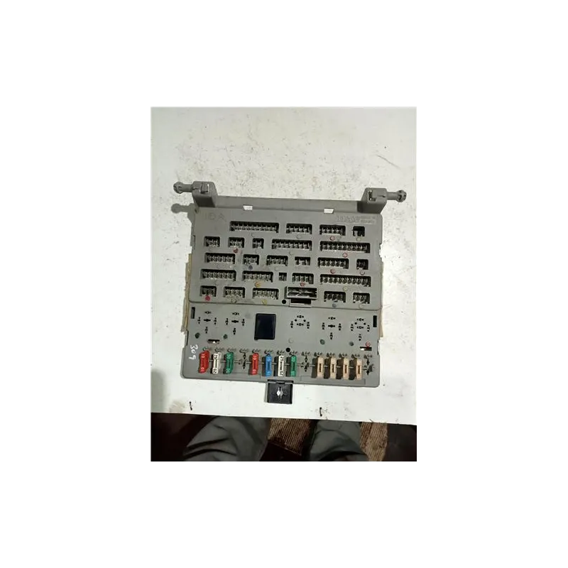 Recambio de caja fusibles/rele para peugeot 205 berlina (02.1983) 1.8 diesel referencia OEM IAM 205 GASOLINA  