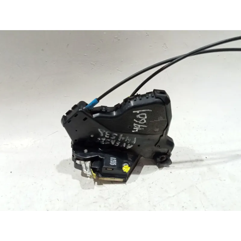 Recambio de cerradura puerta delantera izquierda para toyota avensis sedán (t25) 2.2 d-cat referencia OEM IAM 50594A1  