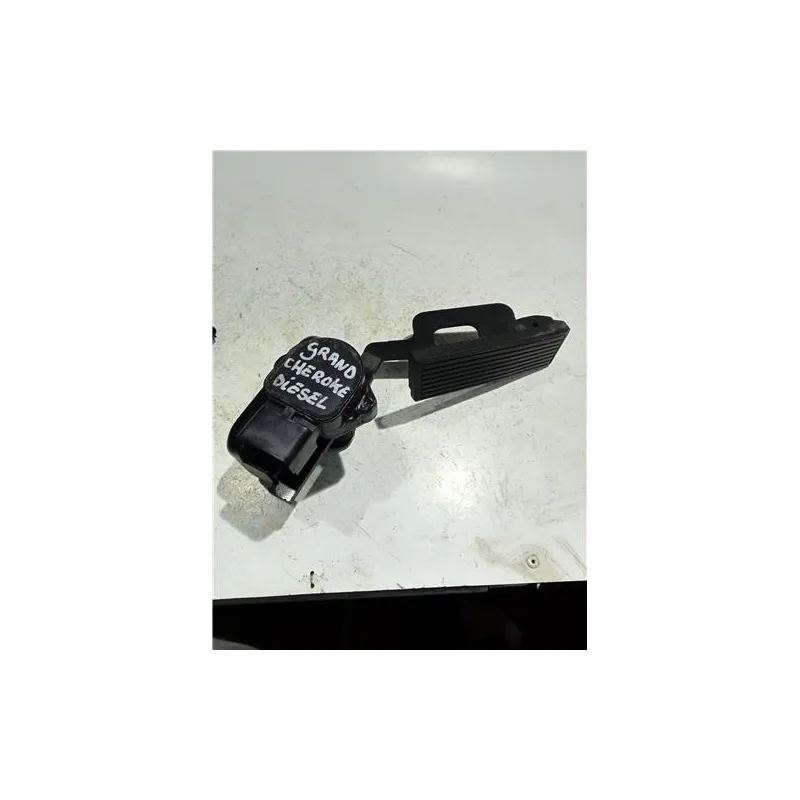 Recambio de potenciometro pedal gas para jeep grand cherokee (wh)(2005) referencia OEM IAM 52079220  