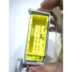 Recambio de centralita airbag para toyota yaris (_p9_) 1.4 d-4d (nlp90_) referencia OEM IAM 220749101  