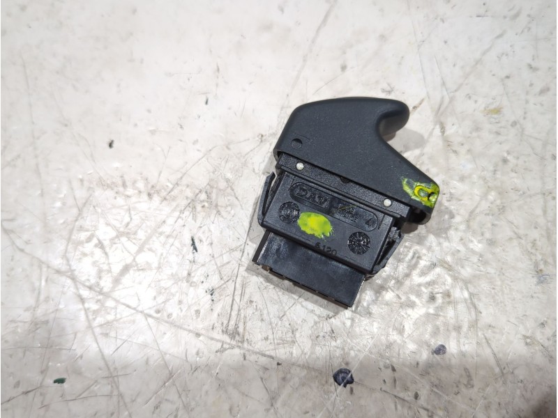 Recambio de boton elevalunas derecho para renault megane i classic (la0/1_) 1.9 d (la0a, la0u, la0r) referencia OEM IAM 838099D 