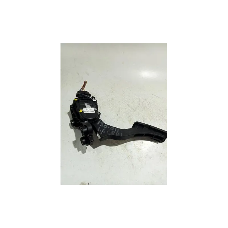 Recambio de potenciometro pedal gas para hyundai i30 (fd)(06.2007) 1.6 crdi referencia OEM IAM 100727J0154  