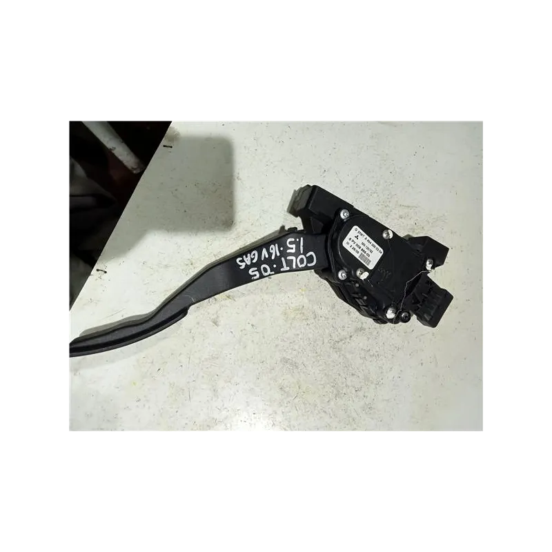 Recambio de potenciometro pedal gas para mitsubishi colt cz3 berl. 3 (z30)(03.2004) referencia OEM IAM A4543000304  