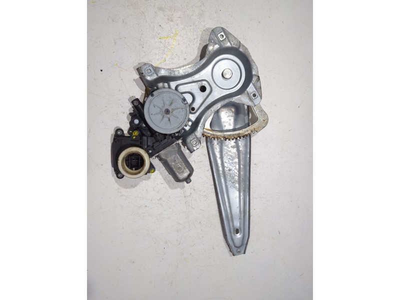 Recambio de mecanismo elevalunas trasero derecho para toyota verso (aur2/zgr2)(2009) 2.0 d-4d referencia OEM IAM 698300F040  