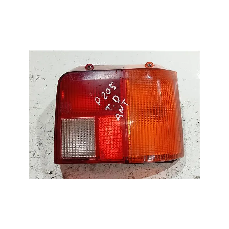 Recambio de piloto trasero derecho para peugeot 205 berlina (02.1983) 1.8 diesel referencia OEM IAM E201342  