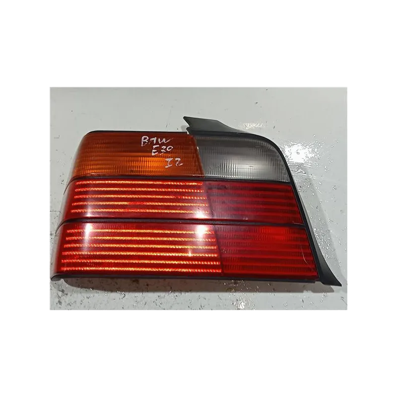 Recambio de piloto trasero izquierdo para bmw serie 3 berlina (e36)(1990) 316 i referencia OEM IAM E163259  