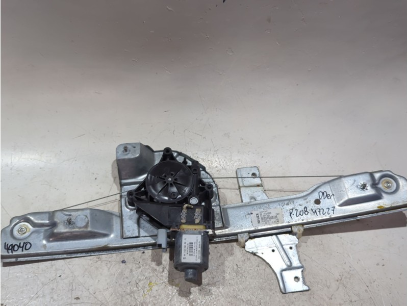 Recambio de mecanismo elevalunas delantero derecho para peugeot 208 i (ca_, cc_) 1.2 vti 82 referencia OEM IAM 9674254380  