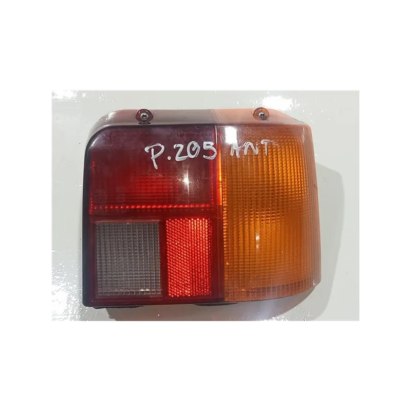 Recambio de piloto trasero derecho para peugeot 205 berlina (02.1983) 1.8 diesel referencia OEM IAM E21098  