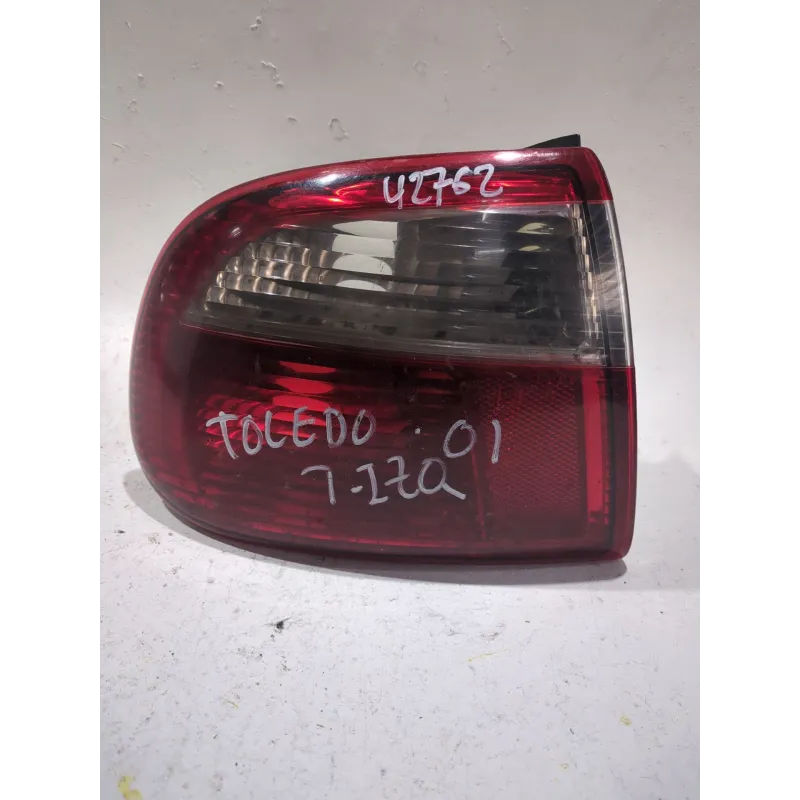 Recambio de piloto trasero izquierdo para seat toledo (1m2)(03.1999) 1.6 16v referencia OEM IAM 1M5945095B  
