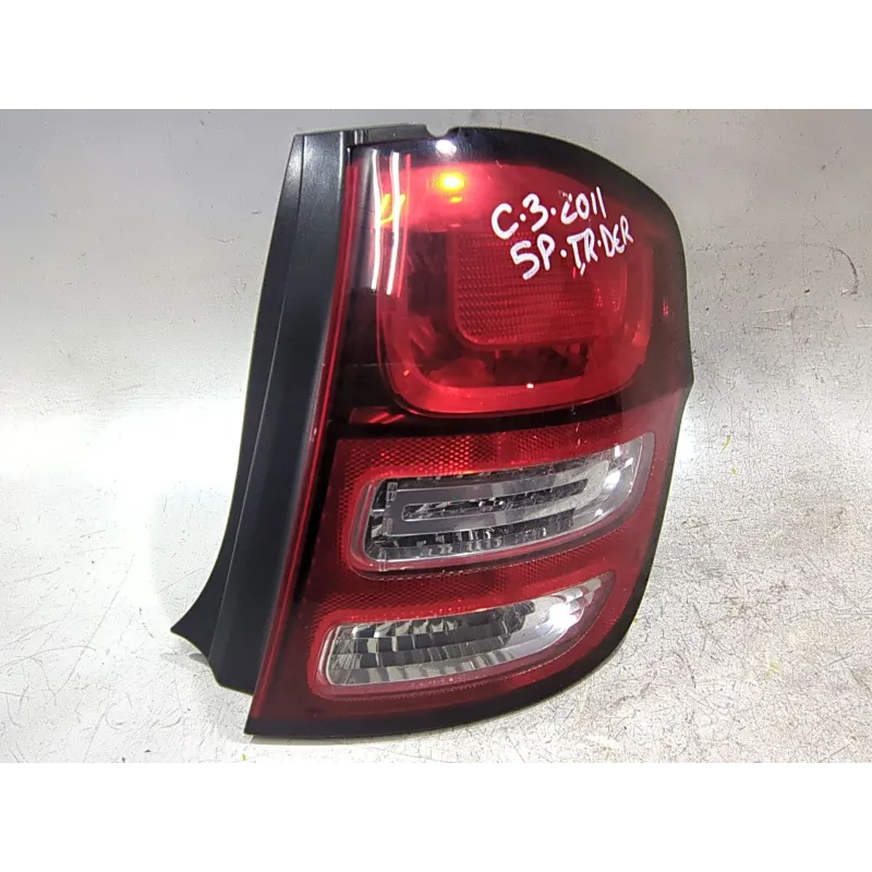 Recambio de piloto trasero derecho para citroën c3 attraction 16v referencia OEM IAM 9673805280  