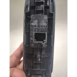 Recambio de botonera puerta delantera derecha para peugeot 308 (2007) 1.6 hdi referencia OEM IAM 96565184XT  