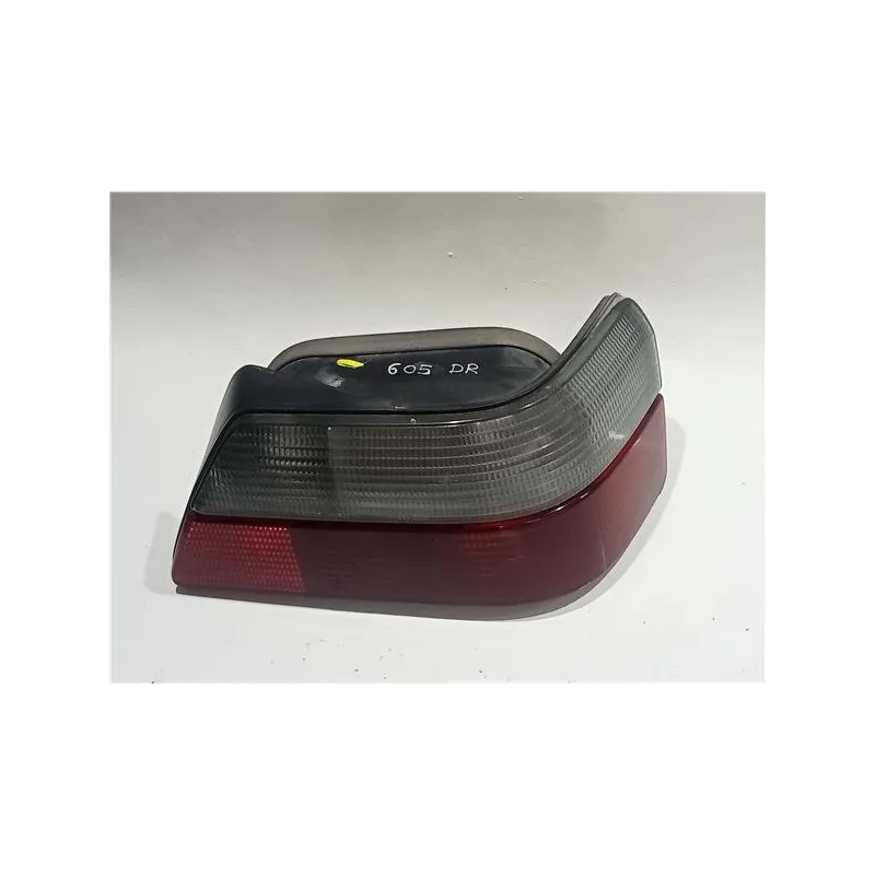 Recambio de piloto trasero derecho para peugeot 605 (1989) 2.1 turbo diesel referencia OEM IAM E288024  