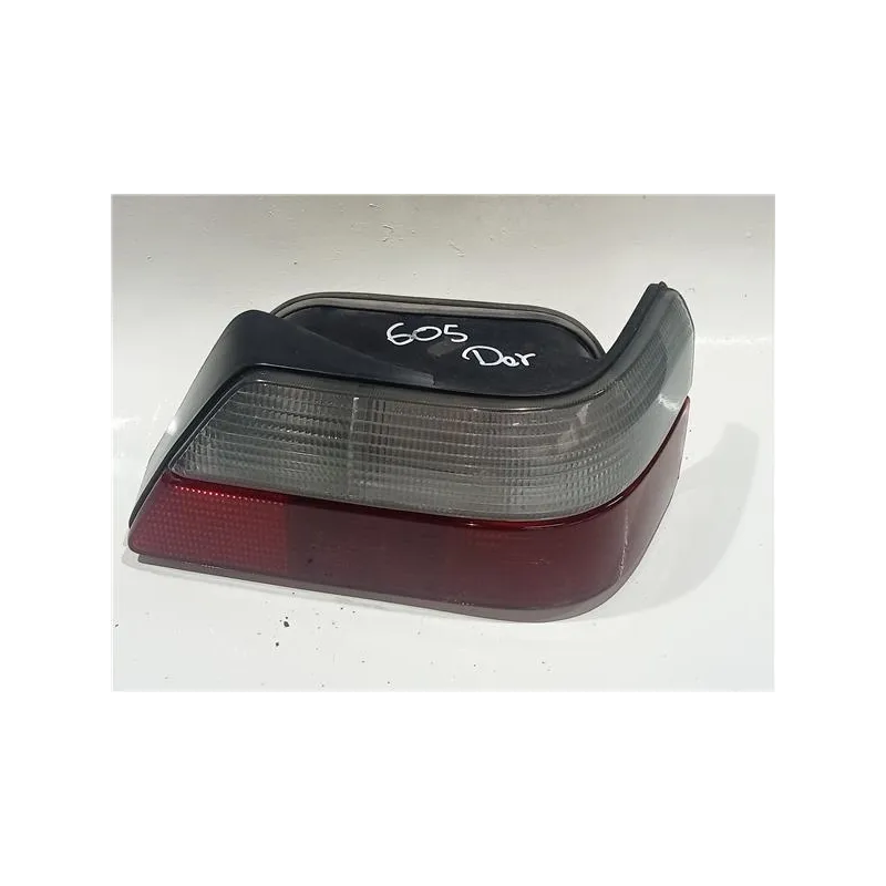 Recambio de piloto trasero derecho para peugeot 605 (1989) 2.1 turbo diesel referencia OEM IAM E288024  