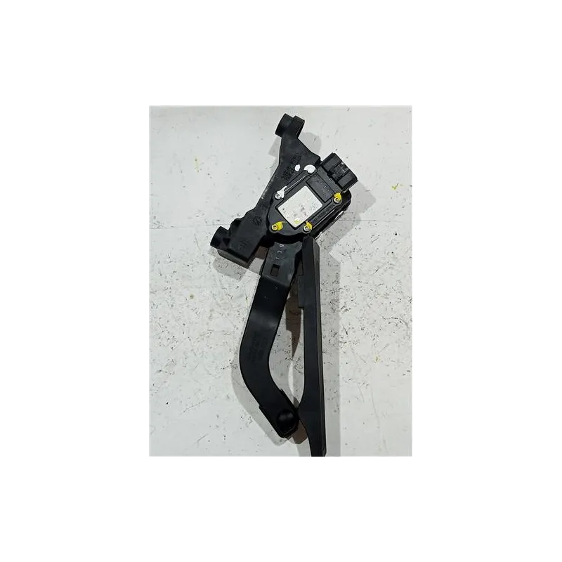 Recambio de potenciometro pedal gas para hyundai i40 1.7 d 115cv referencia OEM IAM ILX0065D3Z100  