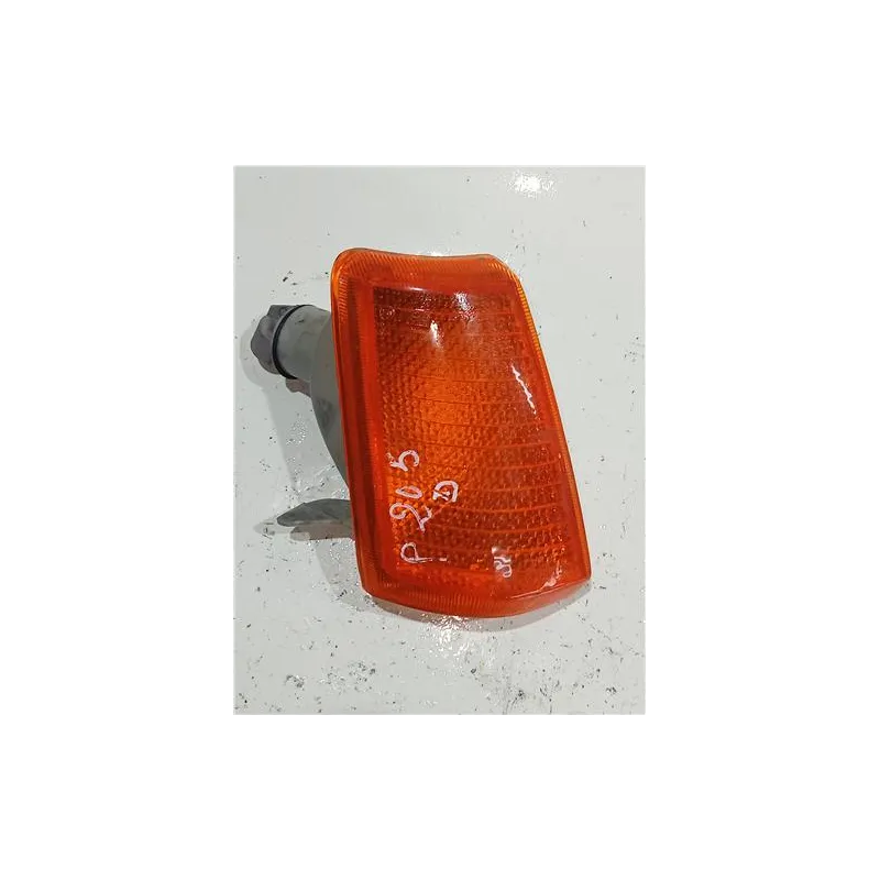 Recambio de intermitente delantero derecho para peugeot 205 berlina (02.1983) 1.8 diesel referencia OEM IAM P28815D  