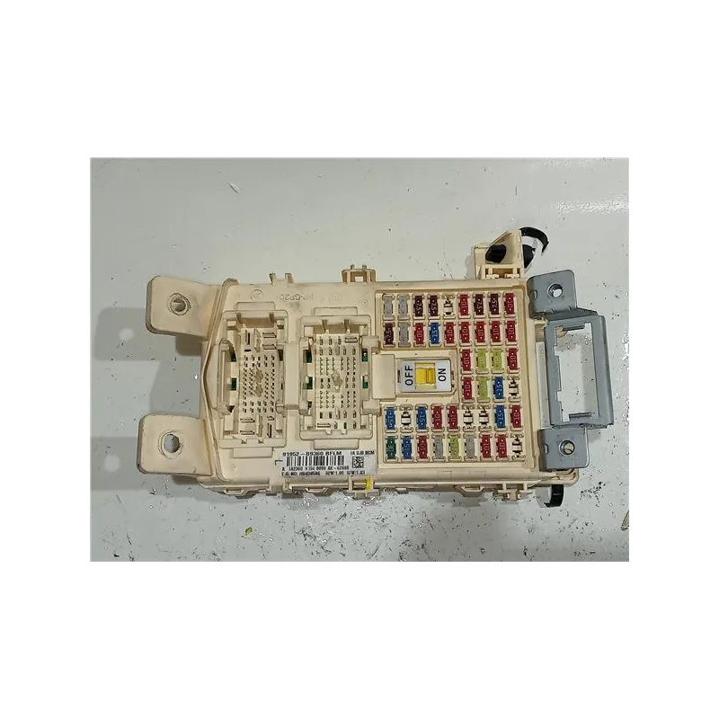 Recambio de caja fusibles/rele para hyundai i10 (ia)(2013) referencia OEM IAM 91952-B9360  