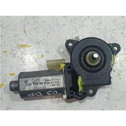 Recambio de motor elevalunas delantero derecho para ford fiesta (cbk)(2002) referencia OEM IAM 0130821939  