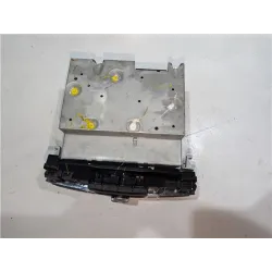 Recambio de radio cd para mercedes-benz clase e 651 924 referencia OEM IAM A2129065500 A2129027200  