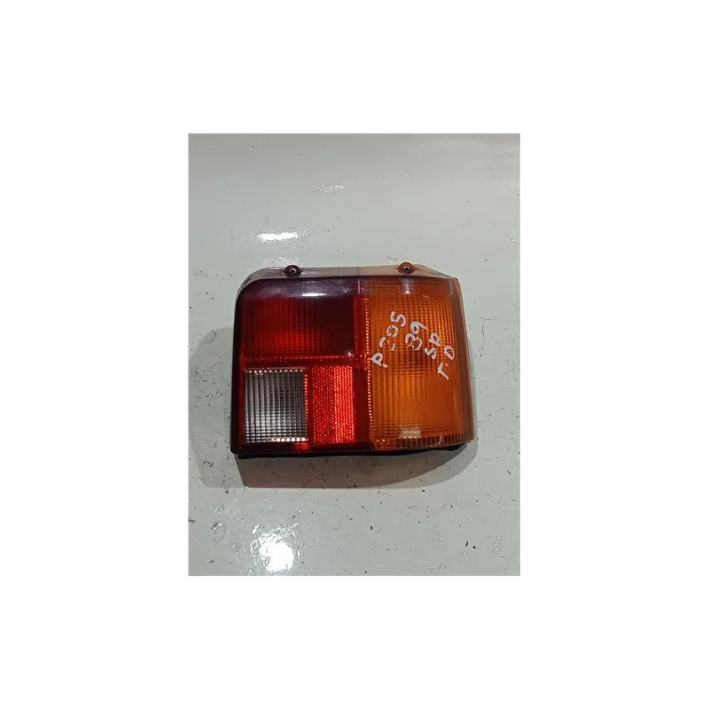 Recambio de piloto trasero derecho para peugeot 205 berlina (02.1983) 1.8 diesel referencia OEM IAM E21098  