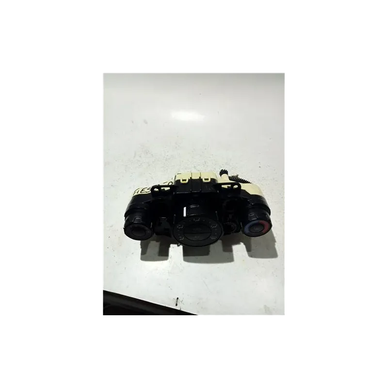 Recambio de mandos climatizador para ford fiesta (cbk)(2002) referencia OEM IAM 8A6118549  