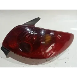 Recambio de piloto trasero derecho para peugeot 206 (1998) 1.4 hdi eco 70 referencia OEM IAM PILOTO TRASERO  
