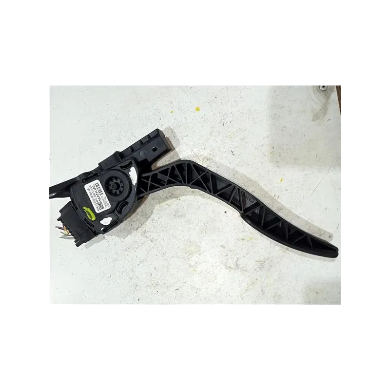 Recambio de potenciometro pedal gas para ford fiesta (cbk)(2002) referencia OEM IAM 8V219F836AB  