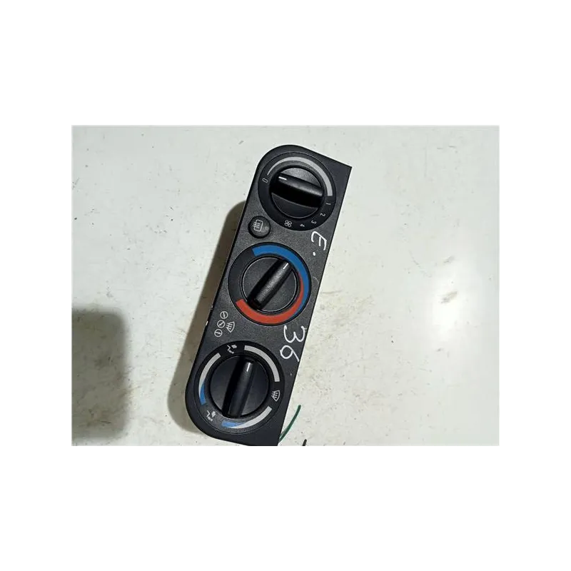 Recambio de mandos climatizador para bmw serie 3 berlina (e36)(1990) 316 i referencia OEM IAM 64111393870  