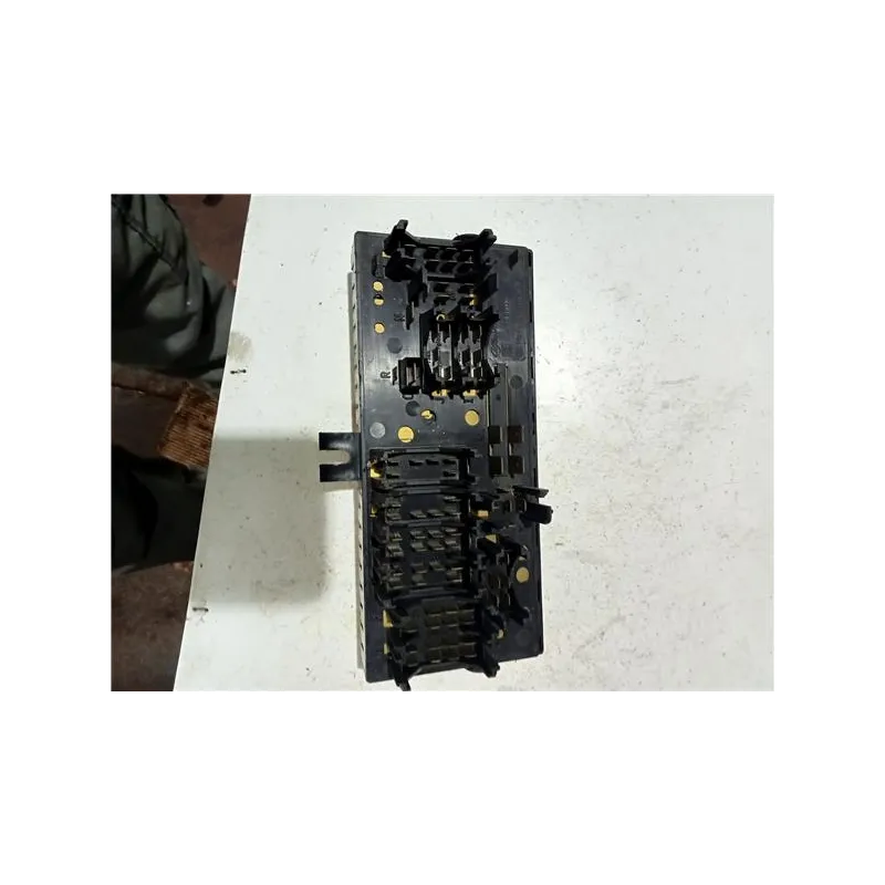 Recambio de caja fusibles/rele para alfa romeo 75 (1985) 1.8 referencia OEM IAM 896112  
