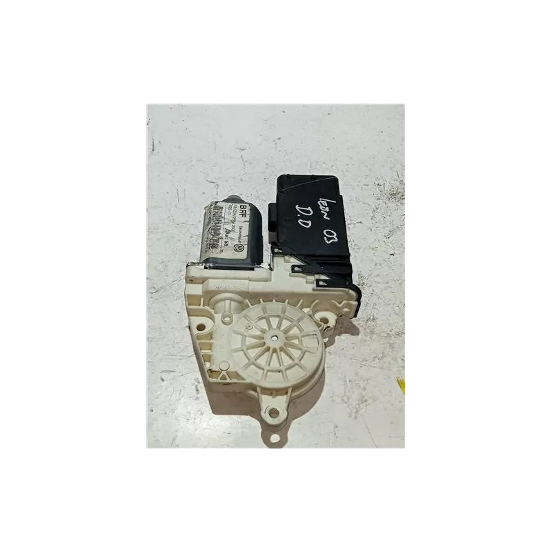 Recambio de motor elevalunas delantero derecho para seat leon (1m1)(11.1999) tdi referencia OEM IAM 105415301 05074240  