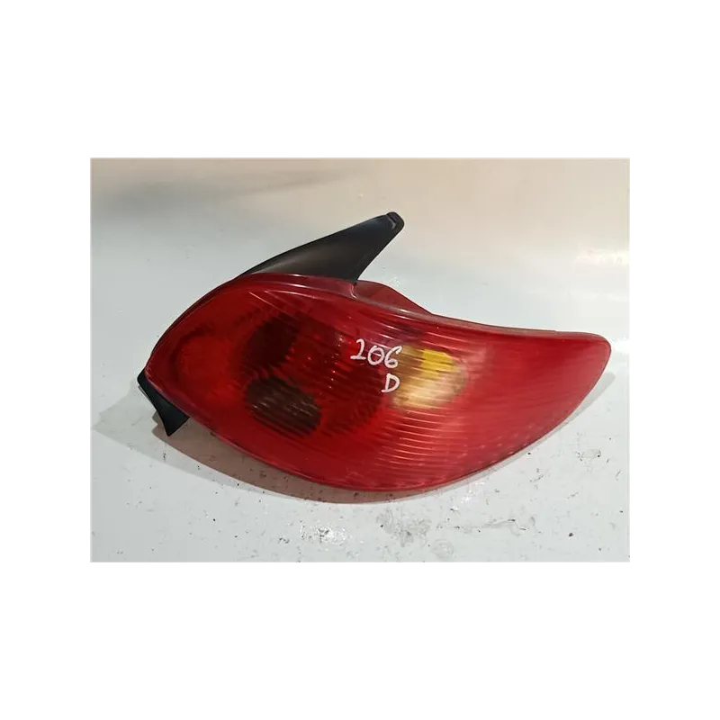 Recambio de piloto trasero derecho para peugeot 206 (1998) 1.4 hdi eco 70 referencia OEM IAM PILOTO TRASERO  