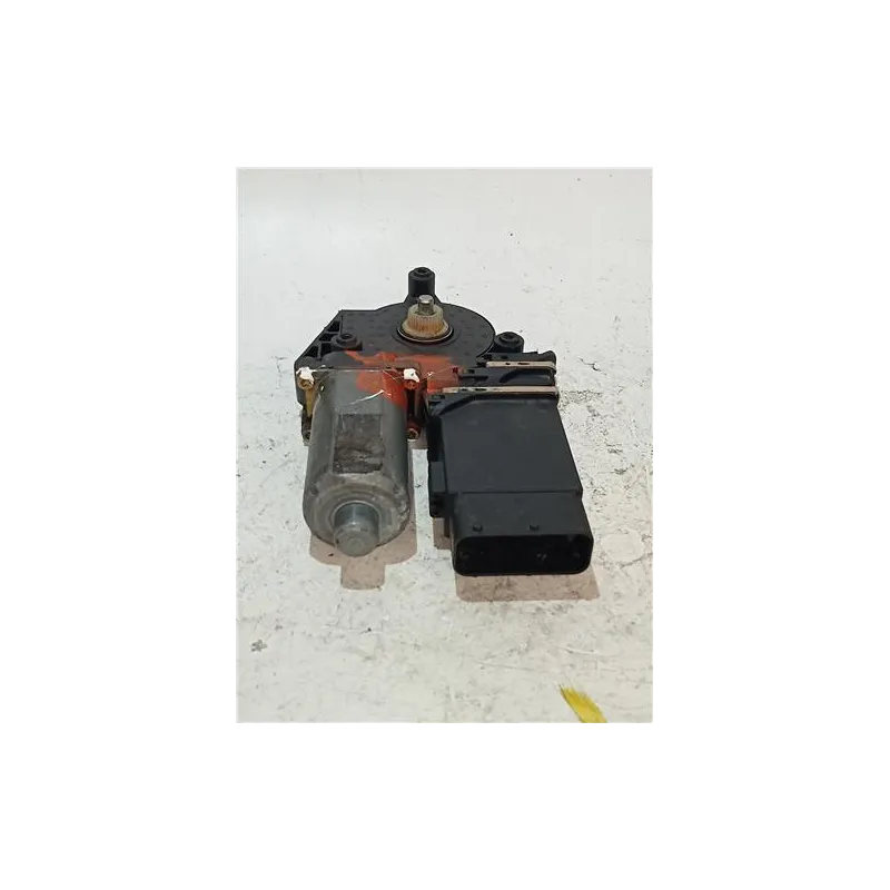 Recambio de motor elevalunas delantero derecho para skoda octavia berlina (1u2)(1999) referencia OEM IAM 101318100 05073601  