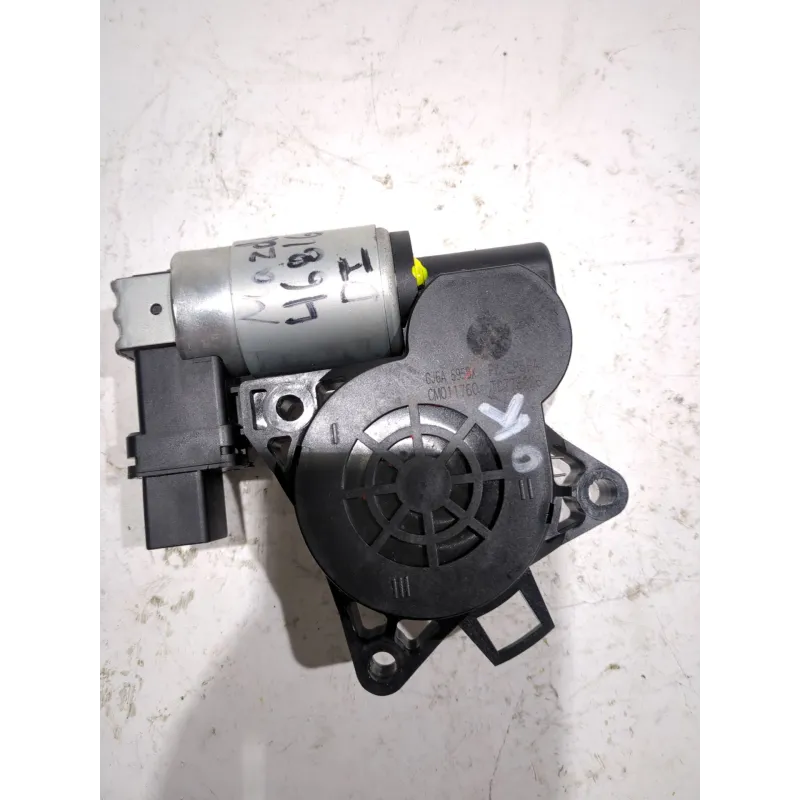 Recambio de motor elevalunas delantero izquierdo para mazda 3 (bk) 1.6 di turbo referencia OEM IAM GJ6A5958X  