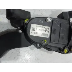 Recambio de potenciometro pedal gas para opel vectra c berlina (2002) 2.2 dti 16v referencia OEM IAM GM9186724CE  