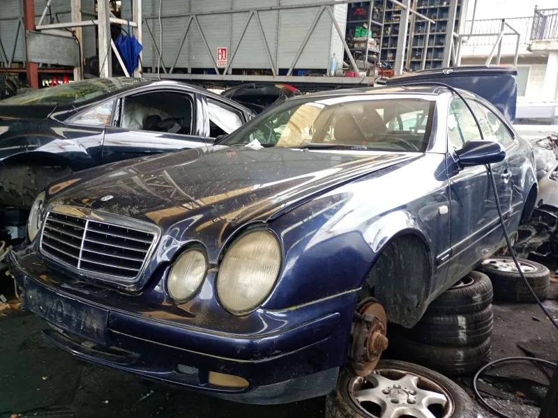 mercedes-benz clk (c208) del año 1998