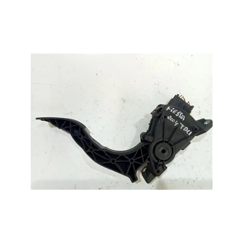 Recambio de potenciometro pedal gas para ford fiesta (cbk)(2002) referencia OEM IAM 6PV00856700  